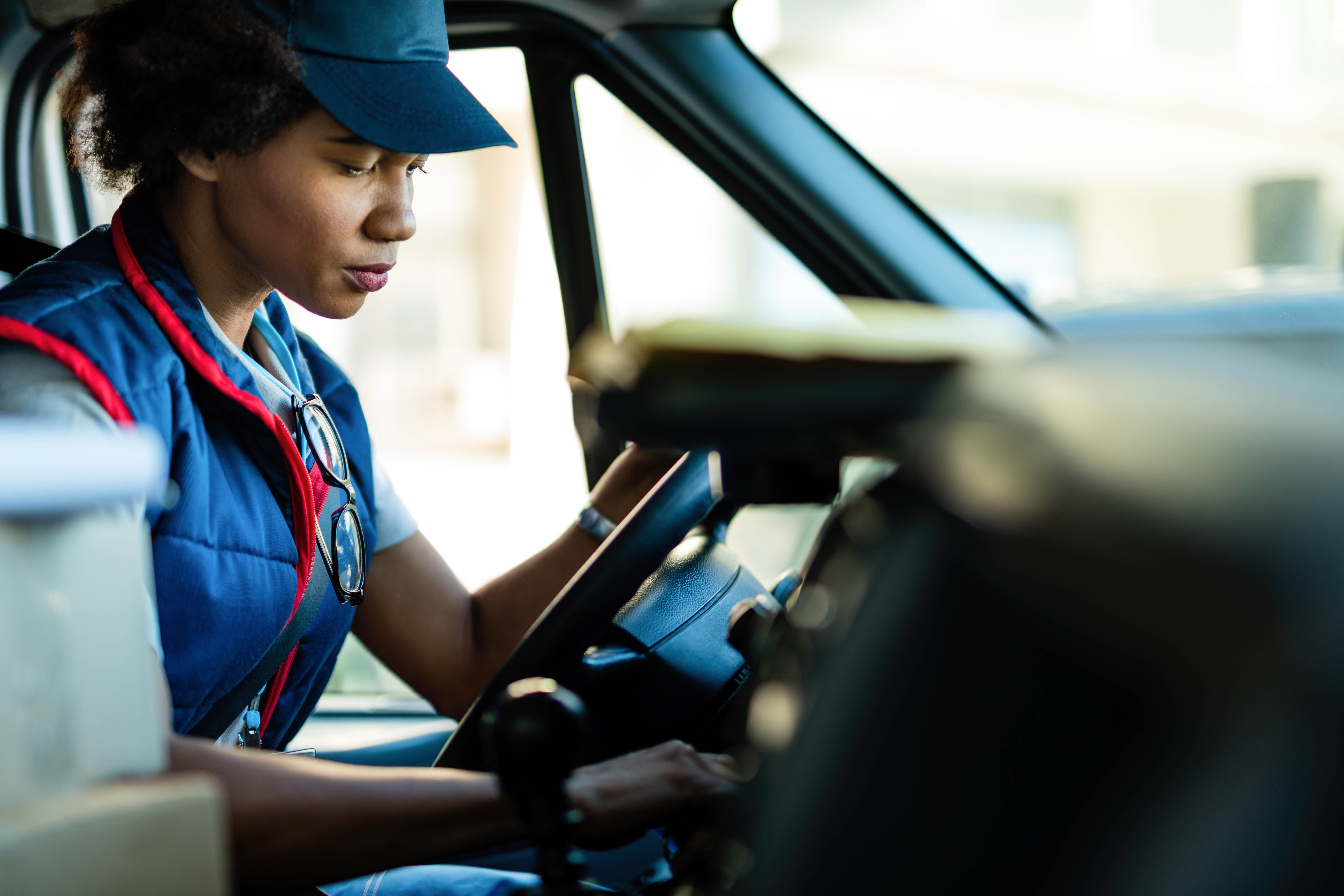Waarom de smart tachograph 2 vanaf 2026 onmisbaar wordt voor lichte bedrijfswagens